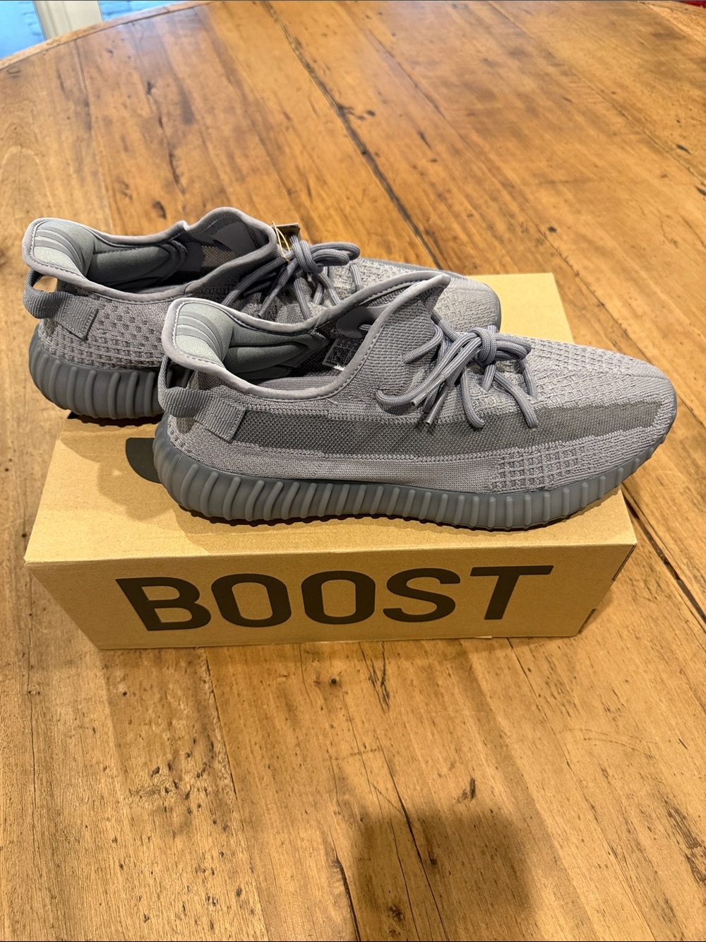 Yeezy Boost 350 V2 Grey Knit Sneakers